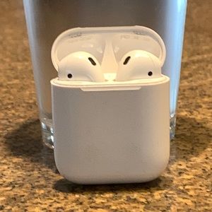 AirPods 1st Gen, lightly used
